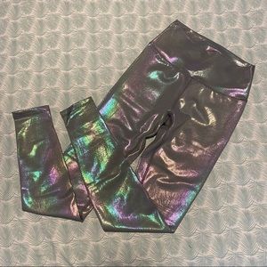 Small Alma Zen Silver/Grey Iridescent Athletic Leggings. “The Radiance Legging”.